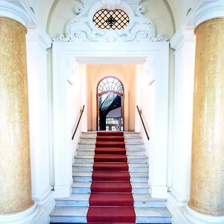 Gemuetliche Neben Der Arena 