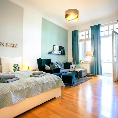 Gemuetliche Neben Der Arena 