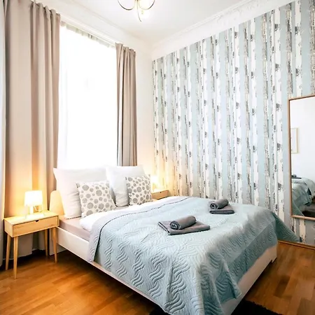 Gemuetliche Neben Der Arena 