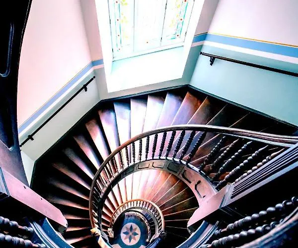 Gemuetliche Neben Der Arena 